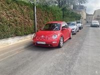 Usado VW New Beetle 100 CV (73 kW) 2004 Rojo Utilitario