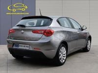 Usado Alfa Romeo Giulietta 120 CV (88 kW) 2021 Gris / plata Berlina