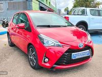 Usado Toyota Yaris Hybrid Active 100 CV (73 kW) 2019 Rojo