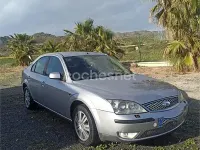 Usado Ford Mondeo Trend 130 CV (95 kW) 2006 Gris / plata Berlina
