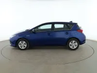 Usado Toyota Auris Hybrid Advance 136 CV (100 kW) 2018 Azul Berlina
