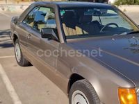 Usado Mercedes E200 184 CV (135 kW) 1988 Beige Berlina