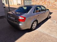Usado Audi A4 130 CV (95 kW) 2004 Gris / plata Berlina