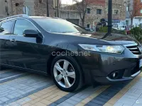 Usado Honda Accord Executive 150 CV (110 kW) 2012 Gris / plata Familiar