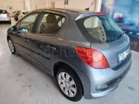 Usado Peugeot 207 75 CV (55 kW) 2007 Gris / plata Berlina