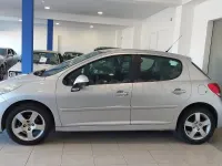 Usado Peugeot 207 Active 92 CV (67 kW) 2012 Gris / plata Berlina
