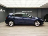 Usado VW Golf VIII Life 150 CV (110 kW) 2020 Azul Berlina