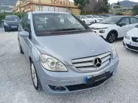 Usado Mercedes B180 109 CV (80 kW) 2008 Gris Monovolumen
