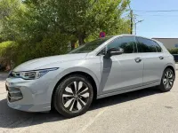 Usado VW Golf VIII Style 150 CV (110 kW) 2025 Gris / plata Berlina