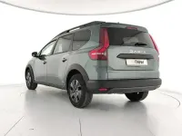 Usado Dacia Jogger Expression 100 CV (73 kW) 2025 Verde Monovolumen