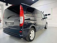 Usado Mercedes Viano 150 CV (110 kW) 2008 Azul Monovolumen