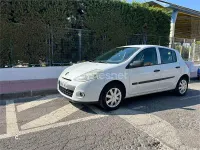 Usado Renault Clio IV 75 CV (55 kW) 2012 Blanco Berlina