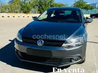 Usado VW Jetta Advance 122 CV (89 kW) 2011 Gris / plata Berlina