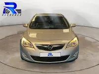 Usado Opel Astra Selective 110 CV (80 kW) 2012 Gris / plata Berlina