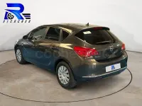 Usado Opel Astra Sportive 110 CV (80 kW) 2013 Negro Berlina