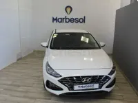 Usado Hyundai i30 110 CV (80 kW) 2021 Blanco Berlina