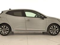 Usado Renault Clio V Techno 100 CV (73 kW) 2025 Gris Berlina
