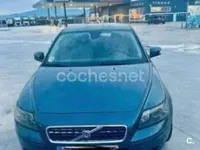 Usado Volvo S40 Momentum 136 CV (100 kW) 2006 Azul Berlina
