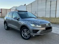 Usado VW Touareg 262 CV (192 kW) 2015 Gris / plata SUV