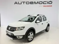 Usado Dacia Sandero Stepway 90 CV (66 kW) 2015 Blanco Utilitario