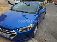 Usado Hyundai Elantra 136 CV (100 kW) 2016 Azul Berlina