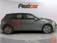 Usado VW Golf VII Advance 110 CV (80 kW) 2018 Gris / plata Berlina