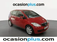 Usado Mercedes A180 109 CV (80 kW) 2010 Rojo Utilitario