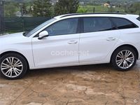 Usado Seat Leon Style 115 CV (84 kW) 2021 Blanco Familiar