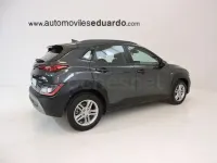 Usado Hyundai Kona 120 CV (88 kW) 2021 Gris / plata SUV