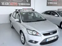 Usado Ford Focus Titanium 109 CV (80 kW) 2010 Gris / plata Berlina