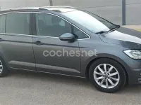 Usado VW Touran Advance 150 CV (110 kW) 2016 Gris / plata Monovolumen