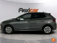 Usado Skoda Fabia 95 CV (69 kW) 2025 Gris Utilitario