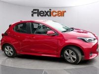 Usado Toyota Yaris Hybrid Active 116 CV (85 kW) 2024 Burdeos Utilitario