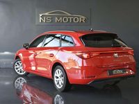 Usado Seat Leon ST Style 116 CV (85 kW) 2022 Rojo Familiar