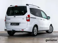 Usado Ford Tourneo Courier Titanium 102 CV (75 kW) 2017 Blanco Monovolumen