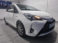 Usado Toyota Yaris Hybrid Active 100 CV (73 kW) 2020 Blanco Utilitario