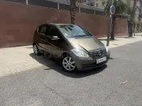 Usado Mercedes A180 Elegance 109 CV (80 kW) 2011 Beige Utilitario