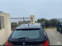 Usado BMW 318 143 CV (105 kW) 2015 Negro Familiar