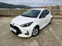 Usado Toyota Yaris Style 116 CV (85 kW) 2022 Blanco Utilitario