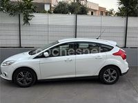 Usado Ford Focus Trend 125 CV (91 kW) 2014 Blanco Berlina