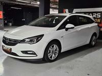 Usado Opel Astra Selective 110 CV (80 kW) 2019 Blanco Familiar