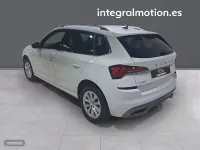 Usado Skoda Kamiq Active 110 CV (80 kW) 2023 Blanco SUV