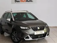 Usado Seat Arona Xperience 116 CV (85 kW) 2025 Cliff grey / techo blanco SUV
