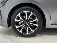 Usado Renault Clio V Techno 143 CV (105 kW) 2025 Gris Berlina