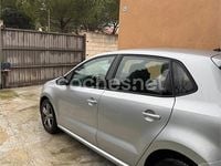 Usado VW Polo Advance 90 CV (66 kW) 2015 Gris / plata Berlina