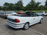 Usado Opel Astra Cabriolet 115 CV (84 kW) 1997 Blanco Descapotable