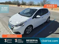 Usado Peugeot 208 Access 82 CV (60 kW) 2015 Blanco Utilitario