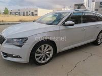 Usado Skoda Superb Style 150 CV (110 kW) 2016 Blanco Familiar