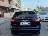 Usado Nissan Qashqai N-Connecta 110 CV (80 kW) 2016 Violeta / lila SUV