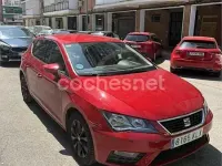 Usado Seat Leon Style 125 CV (91 kW) 2018 Rojo Berlina